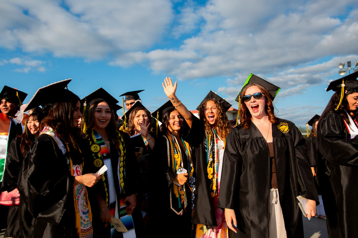 butte-grads-are-all-smiles-at-commencement-001